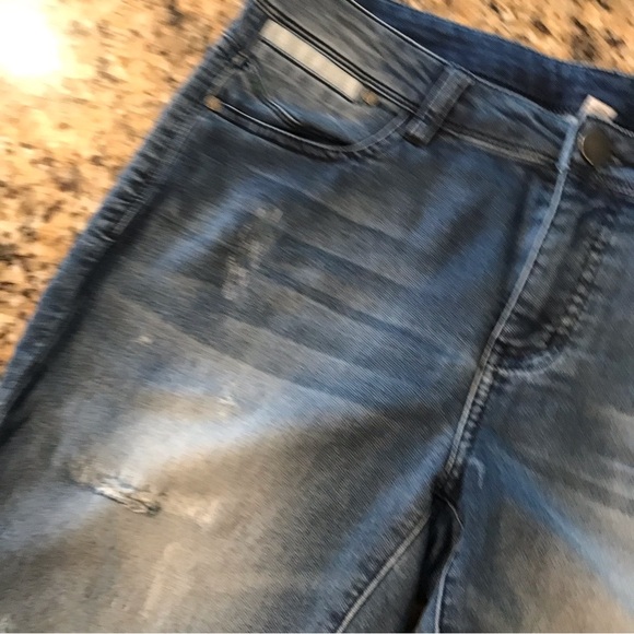 ▪️DESIGN LAB Distressed Jeans - Picture 3 of 13